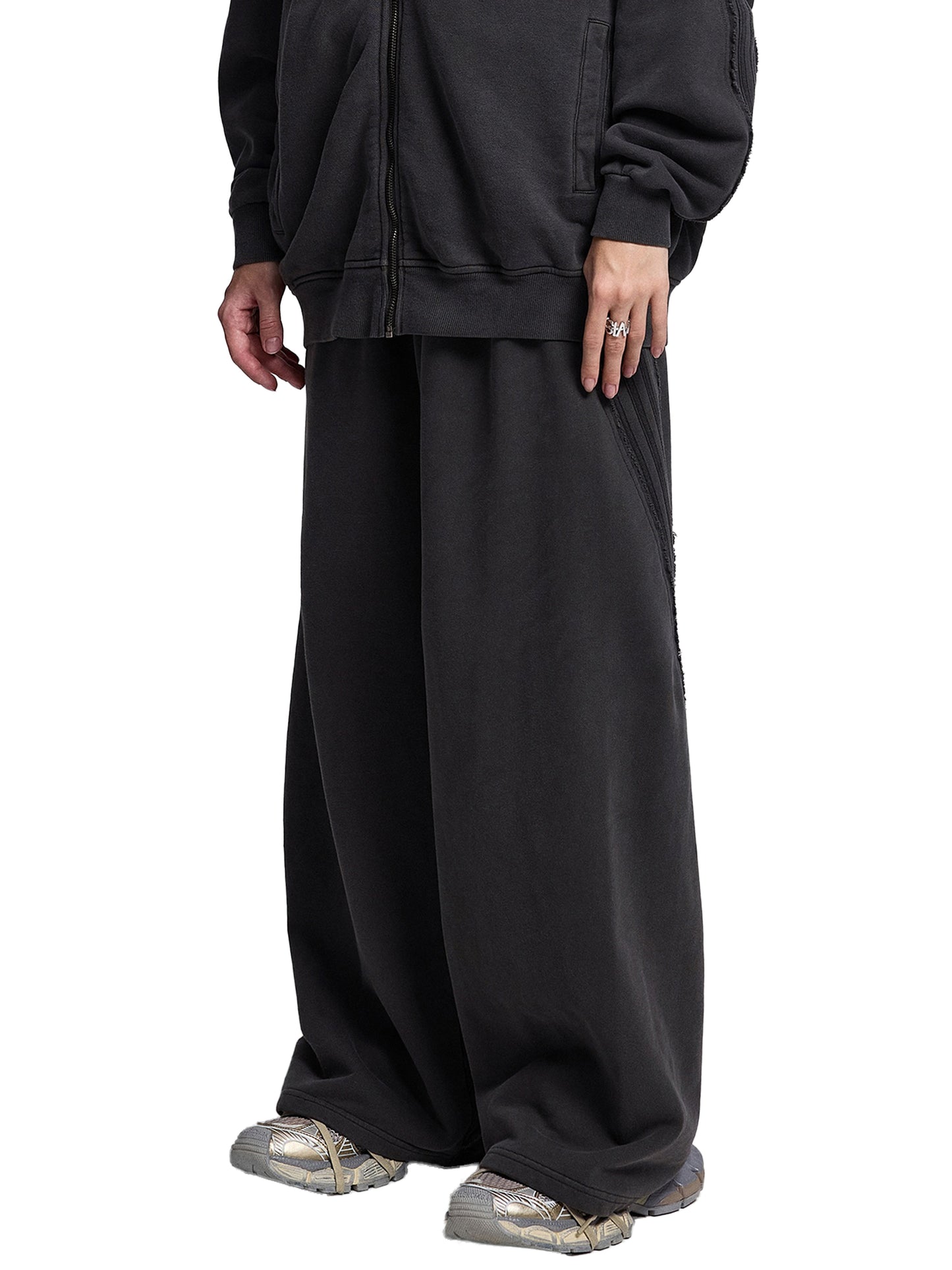 Snow Washed Tape Raw Edge Sweatpants Black